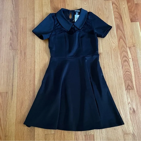 Hot Topic | Dresses | Hot Topic Black Lace Collar Illusion Skull Panel Dress  | Poshmark